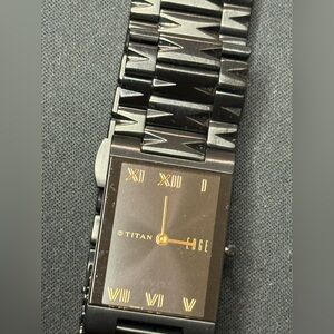 Titan Edge White Dial Analog Stainless Steel THINNEST OF THE WORLD